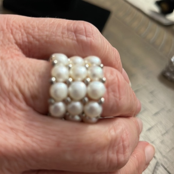 Beautiful white pearl thee row Bracelet and ring set - Picture 4 of 4